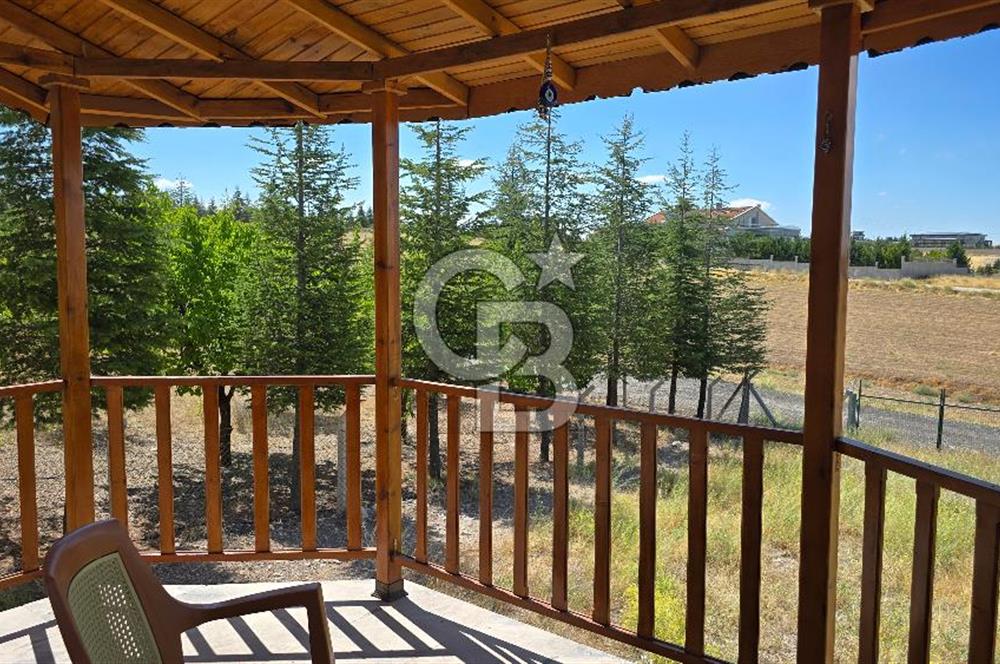 Gölbaşı, Bahçelievlerde Göl Manzaralı Müstakil Villa