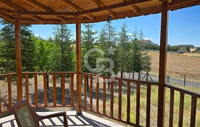 Gölbaşı, Bahçelievlerde Göl Manzaralı Müstakil Villa