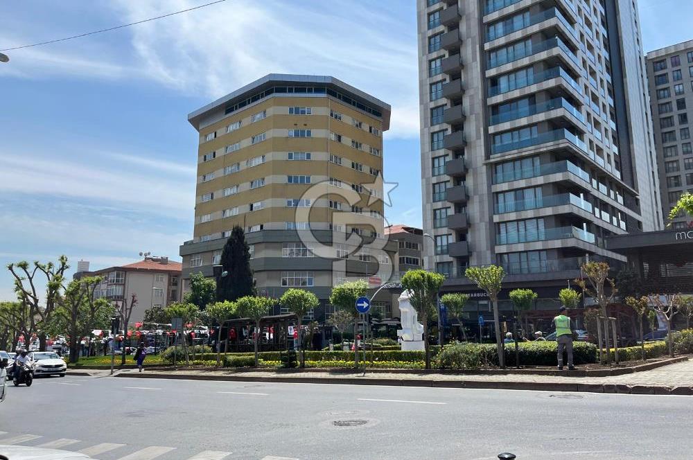 Maltepe Altayçeşme Nihal Sokakta 4 katlı binada kombili kiralık daire 