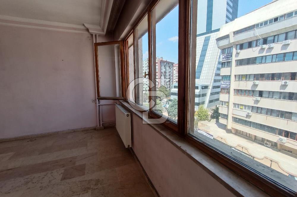 CB'DEN KEMERLİ İŞ MERKEZİNDE FERAH VE GENİŞ KİRALIK OFİS 