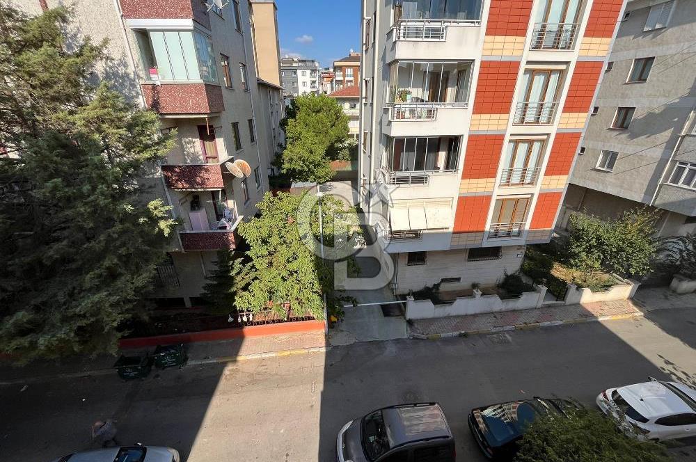 Maltepe Altayçeşme Nihal Sokakta 4 katlı binada kombili kiralık daire 