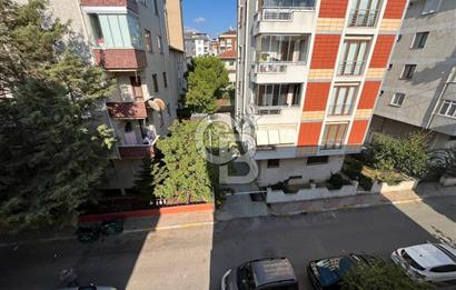 Maltepe Altayçeşme Nihal Sokakta 4 katlı binada kombili kiralık daire 