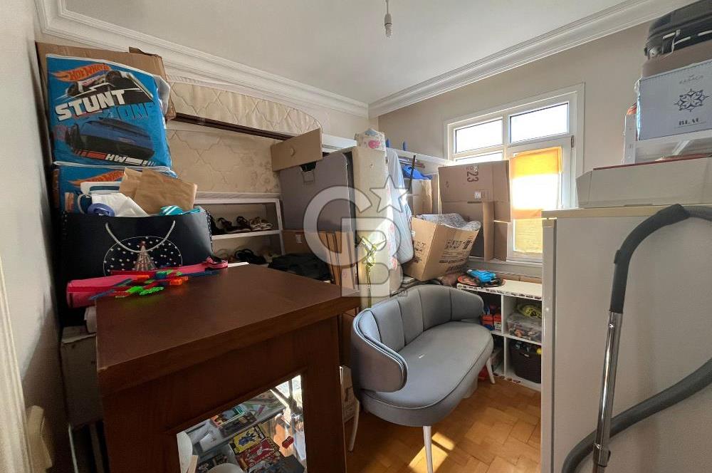 Maltepe Altayçeşme Nihal Sokakta 4 katlı binada kombili kiralık daire 