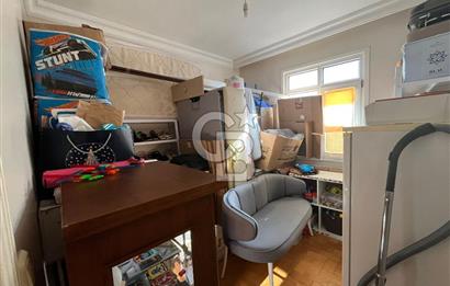 Maltepe Altayçeşme Nihal Sokakta 4 katlı binada kombili kiralık daire 