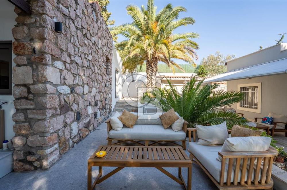ÇEŞME ARDIÇ PUNTA MEVKİİ DENİZ MANZARALI VİLLA