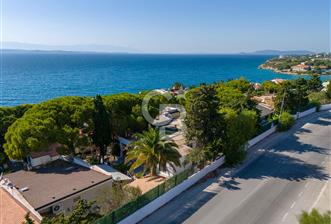 ÇEŞME ARDIÇ PUNTA MEVKİİ DENİZ MANZARALI VİLLA