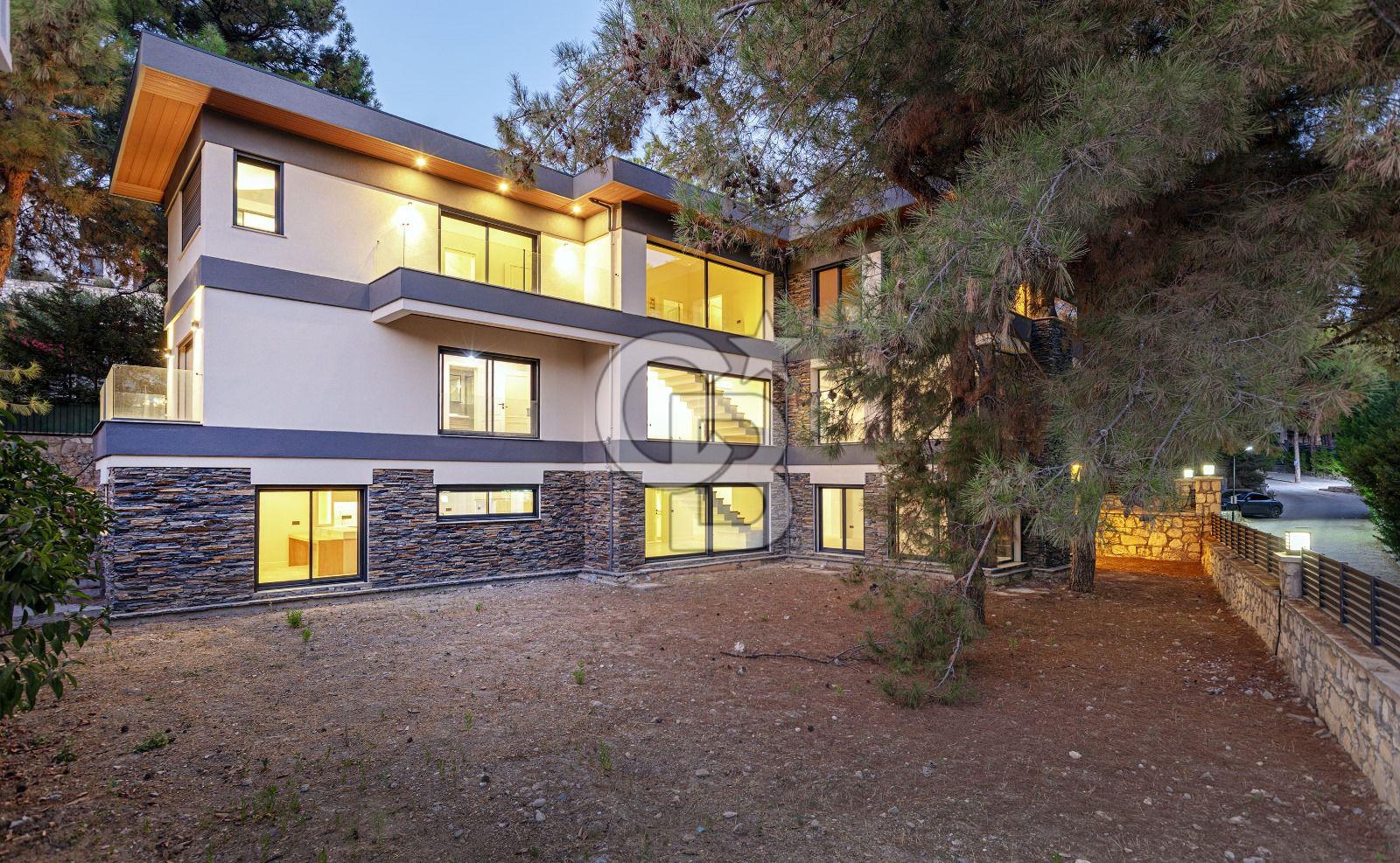 TEOK'tan Urla Çamkoza Sitesinde Satılık Sıfır Lüks Villa