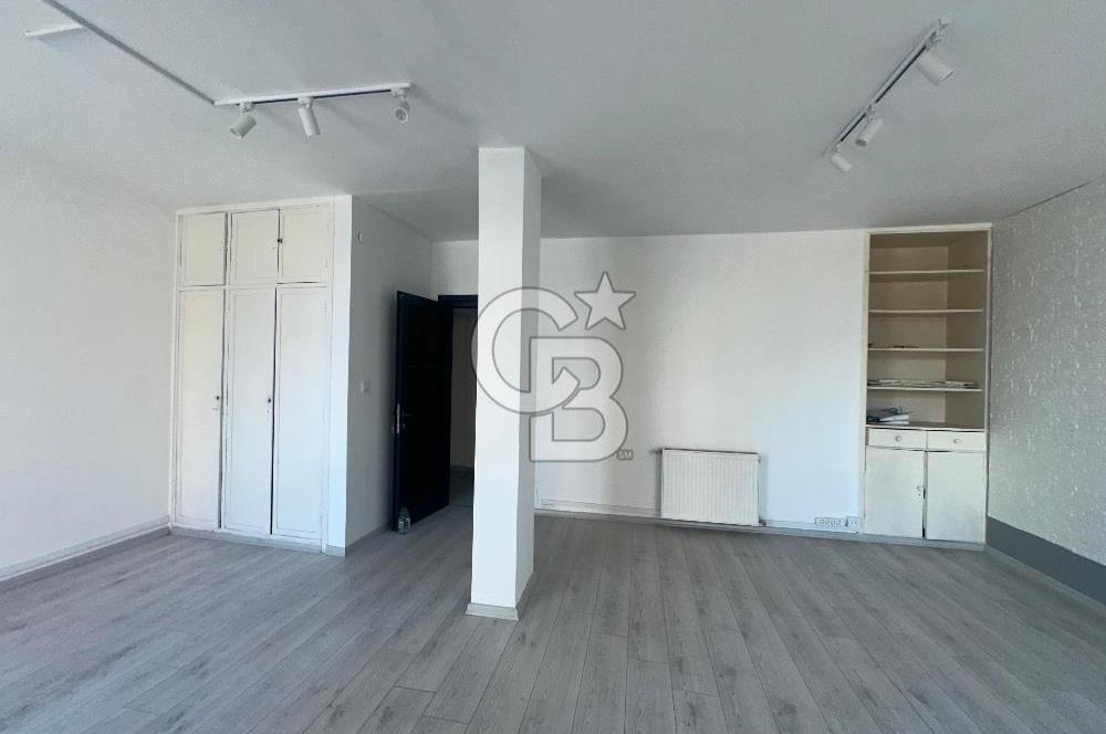 Akmerkez Petrol Sitesi Kiralık Daire ve Tabela Değeri Yüksek Ofis