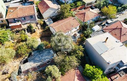 Bayraklı Emek Mahallesinde 241 M2 Arsa İçi Satılık Müstakil Ev