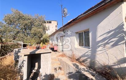 Bayraklı Emek Mahallesinde 241 M2 Arsa İçi Satılık Müstakil Ev