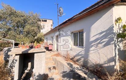 Bayraklı Emek Mahallesinde 241 M2 Arsa İçi Satılık Müstakil Ev