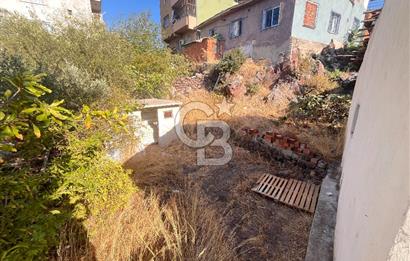 Bayraklı Emek Mahallesinde 241 M2 Arsa İçi Satılık Müstakil Ev