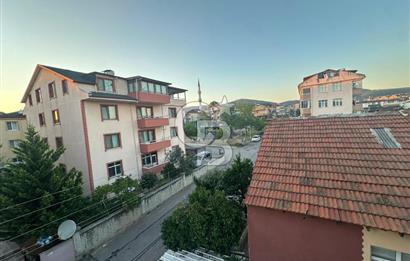 DERİNCE İBNİSİNA MAHALLESİ 6+1 EĞİMSİZ SATILIK ÇATI DUBLEKS..