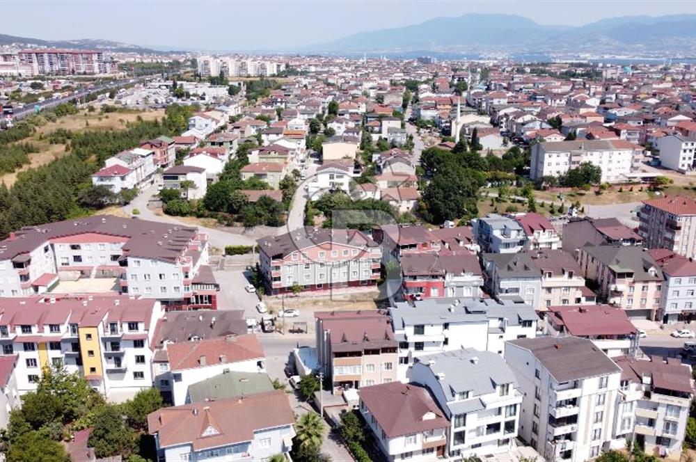 CB Akademi Körfez Yeniyalı'da Ticari İmarlı Satılık Arsa