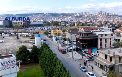 İZMİT ÇARŞI YAPI KARŞISINDA KİRALIK OFİS - SIFIR BİNA