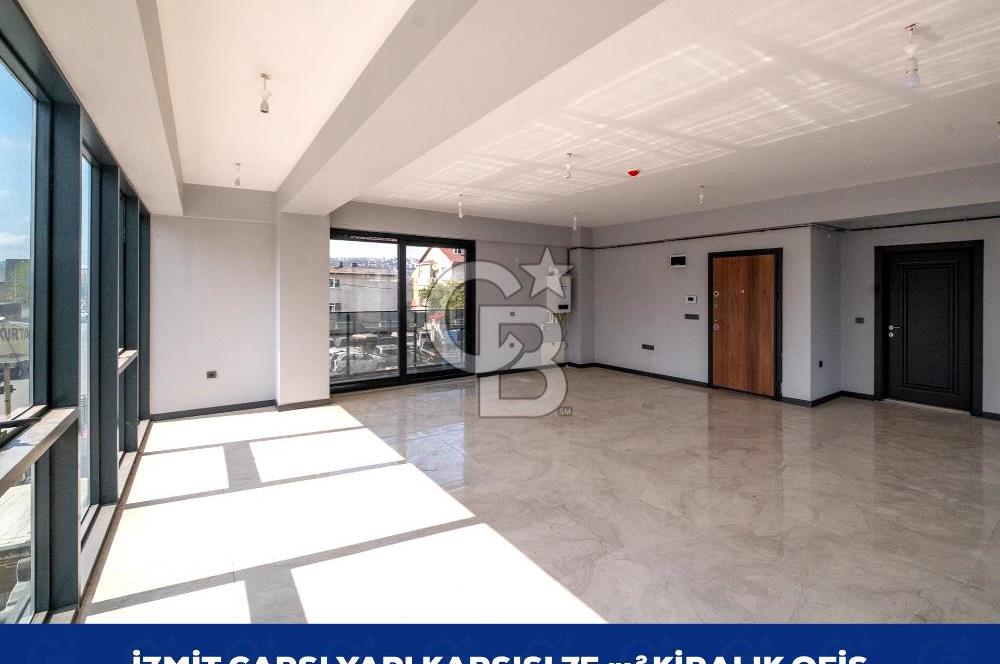 İZMİT ÇARŞI YAPI KARŞISINDA KİRALIK OFİS - SIFIR BİNA