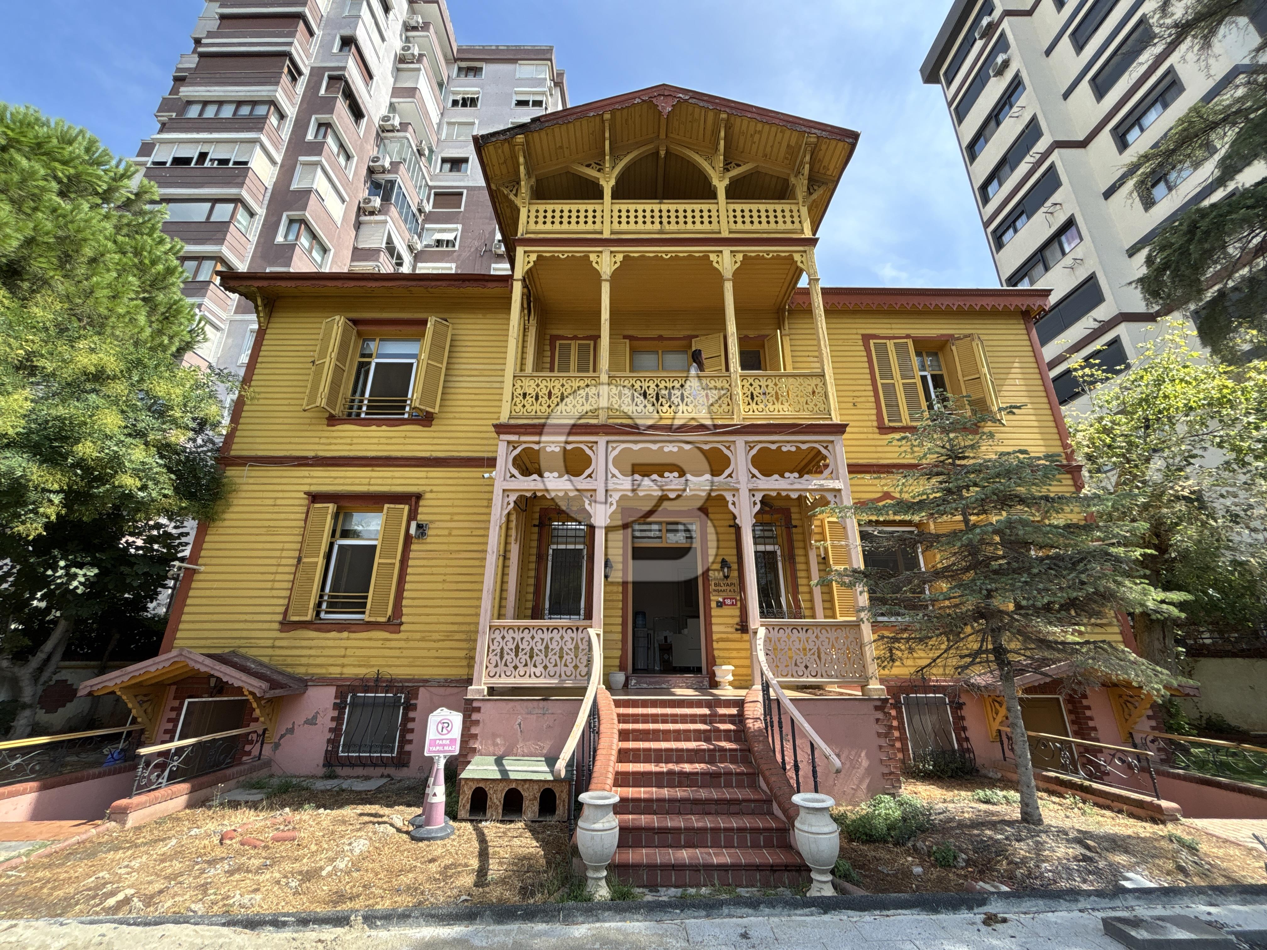 Kadıköy Feneryolu’nda 2. Derece Tescilli Tarihi Ahşap Köşk 