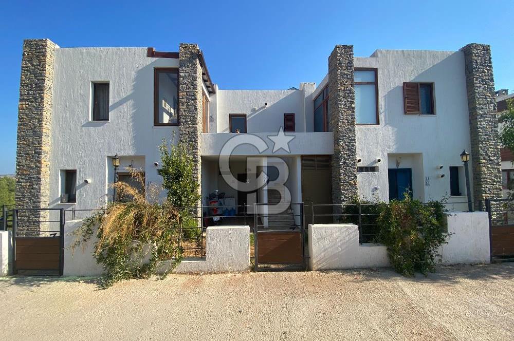 Bodrum Konacık'ta Panoramik Deniz Manzaralı Satılık Bahçe Dubleksi