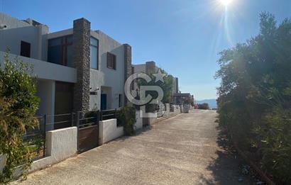 Bodrum Konacık'ta Panoramik Deniz Manzaralı Satılık Bahçe Dubleksi