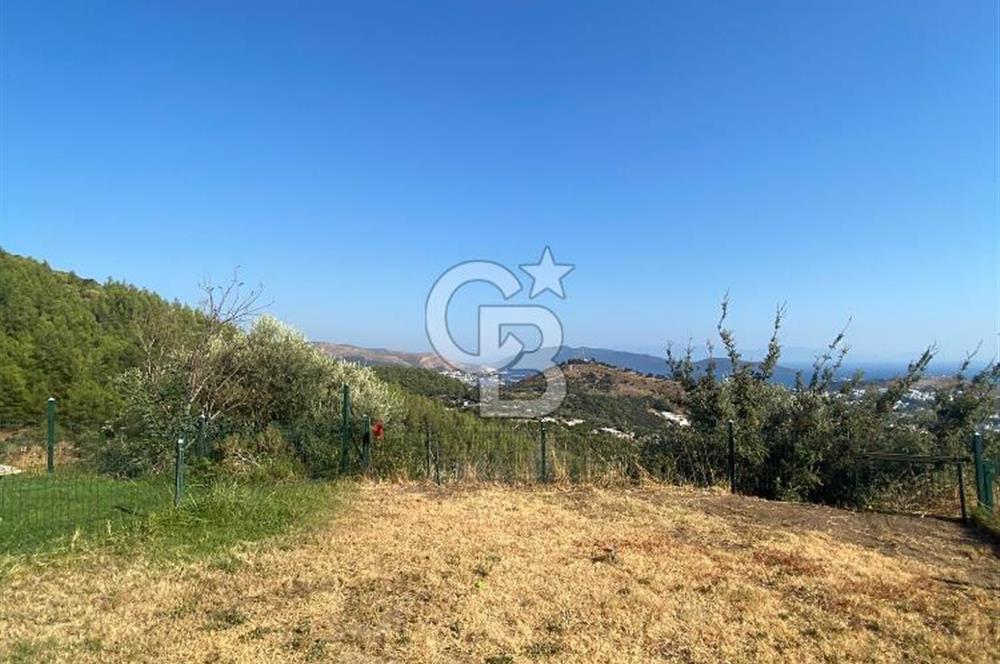 Bodrum Konacık'ta Panoramik Deniz Manzaralı Satılık Bahçe Dubleksi