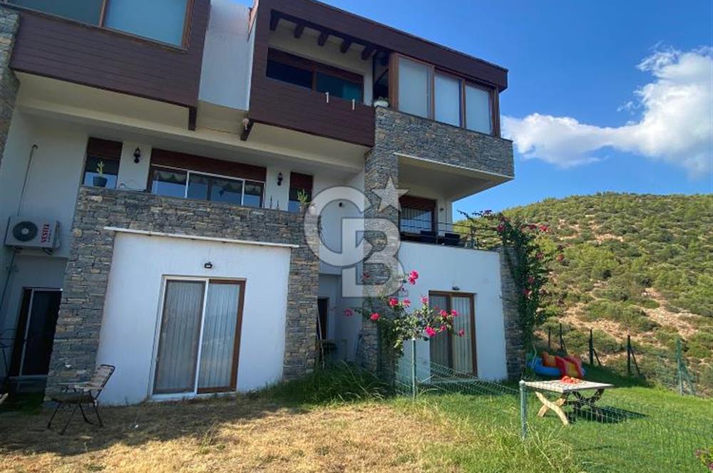 Bodrum Konacık'ta Panoramik Deniz Manzaralı Satılık Bahçe Dubleksi