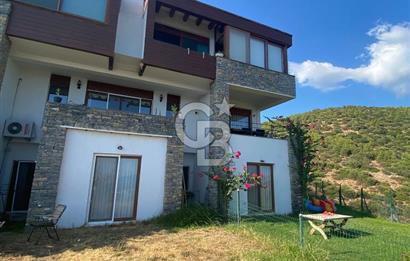 Bodrum Konacık'ta Panoramik Deniz Manzaralı Satılık Bahçe Dubleksi