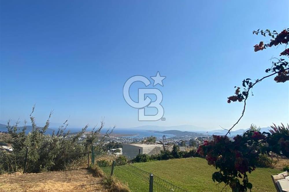 Bodrum Konacık'ta Panoramik Deniz Manzaralı Satılık Bahçe Dubleksi