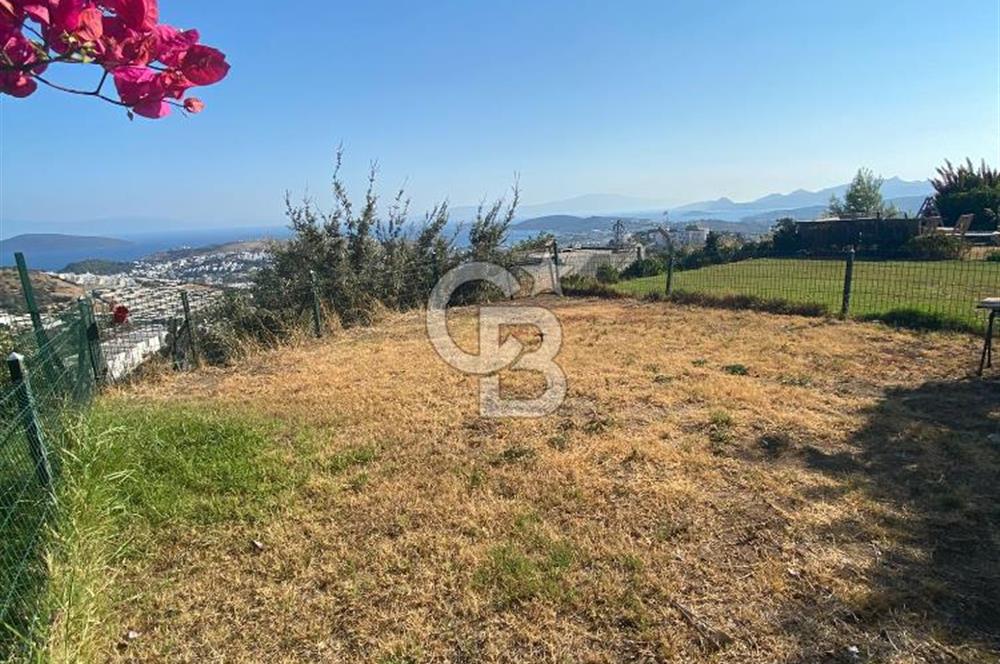 Bodrum Konacık'ta Panoramik Deniz Manzaralı Satılık Bahçe Dubleksi