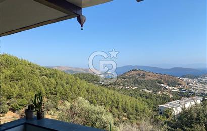 Bodrum Konacık'ta Panoramik Deniz Manzaralı Satılık Bahçe Dubleksi