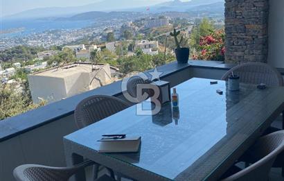 Bodrum Konacık'ta Panoramik Deniz Manzaralı Satılık Bahçe Dubleksi