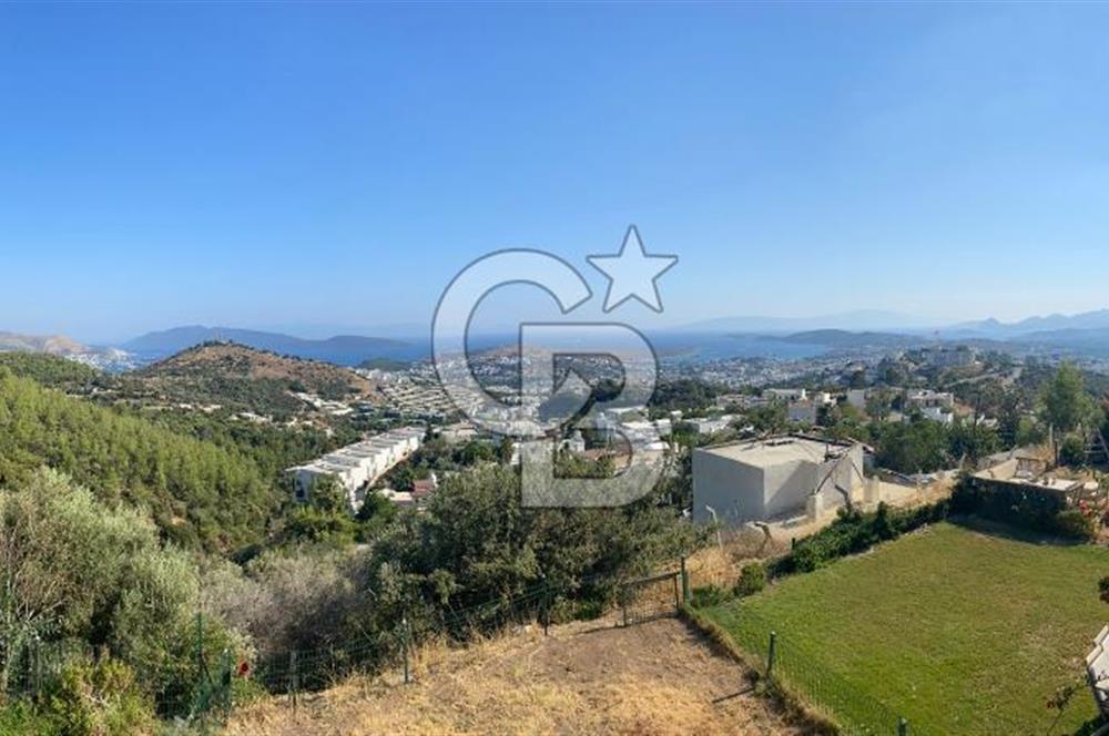 Bodrum Konacık'ta Panoramik Deniz Manzaralı Satılık Bahçe Dubleksi