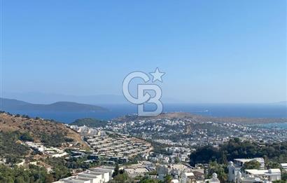 Bodrum Konacık'ta Panoramik Deniz Manzaralı Satılık Bahçe Dubleksi