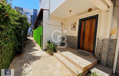 Antalya Altıntaşta Geniş Bahçeli ve Teraslı Triplex Villa