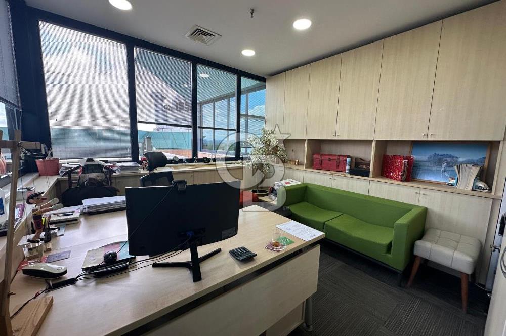 KAVACIK MERKEZDE SATILIK EŞSİZ 800 m2 PLAZA KATI