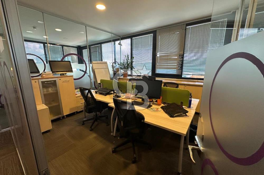 KAVACIK MERKEZDE SATILIK EŞSİZ 800 m2 PLAZA KATI