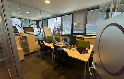 KAVACIK MERKEZDE SATILIK EŞSİZ 800 m2 PLAZA KATI