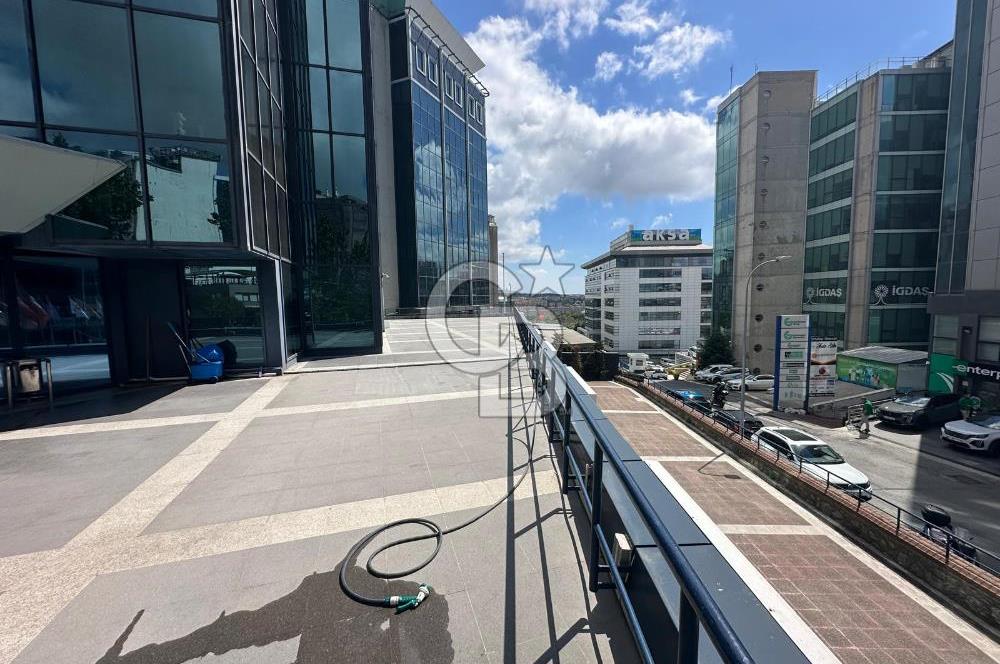 KAVACIK MERKEZDE SATILIK EŞSİZ 800 m2 PLAZA KATI
