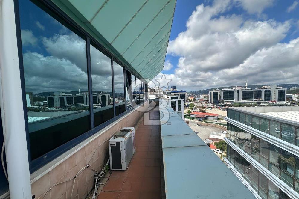 KAVACIK MERKEZDE SATILIK EŞSİZ 800 m2 PLAZA KATI