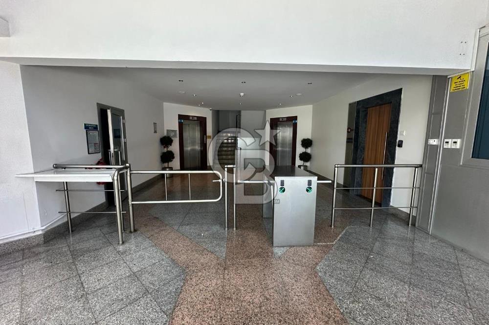 KAVACIK MERKEZDE SATILIK EŞSİZ 800 m2 PLAZA KATI