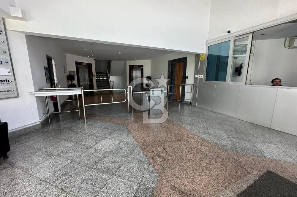 KAVACIK MERKEZDE SATILIK EŞSİZ 800 m2 PLAZA KATI