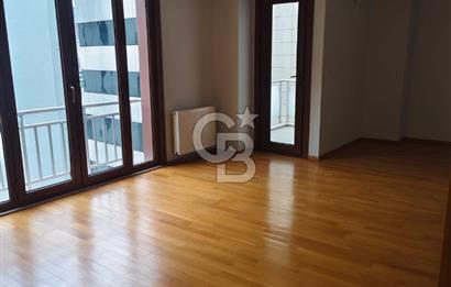 Beşiktaş Dikilitaş’ta 4 Katlı Ticari Bina – 560 m² – Merkezi Konumda