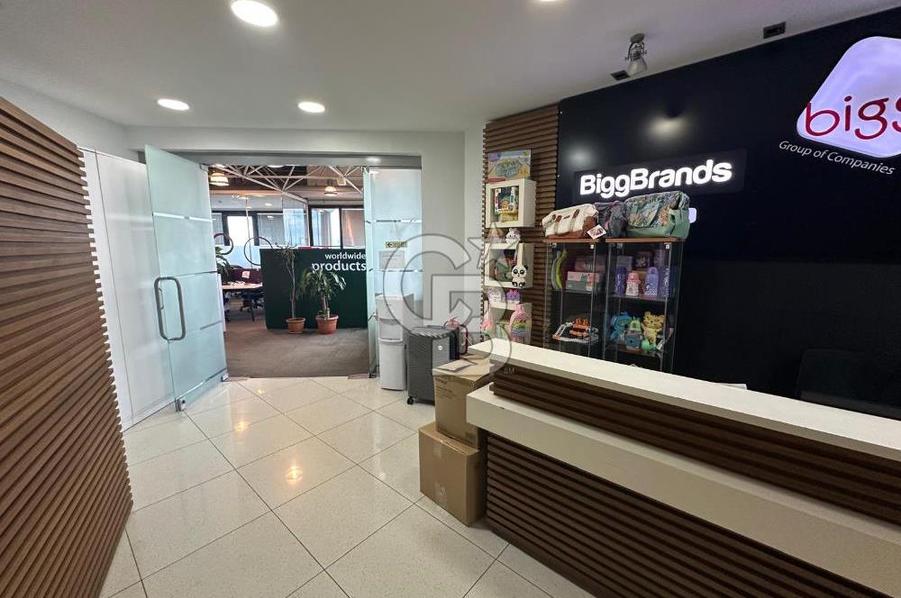 KAVACIK MERKEZDE SATILIK EŞSİZ 800 m2 PLAZA KATI