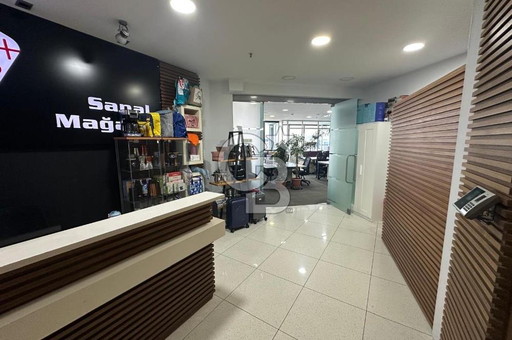 KAVACIK MERKEZDE SATILIK EŞSİZ 800 m2 PLAZA KATI