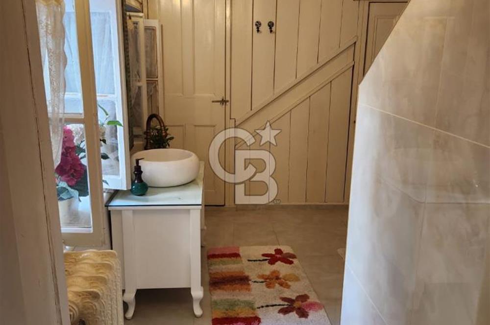 Smyrna dan 7+2 Satılık Tarihi Rum Evi 