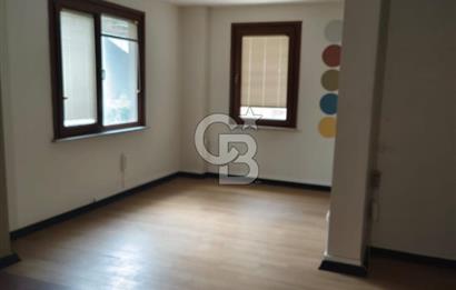 Beşiktaş Dikilitaş’ta 4 Katlı Ticari Bina – 560 m² – Merkezi Konumda