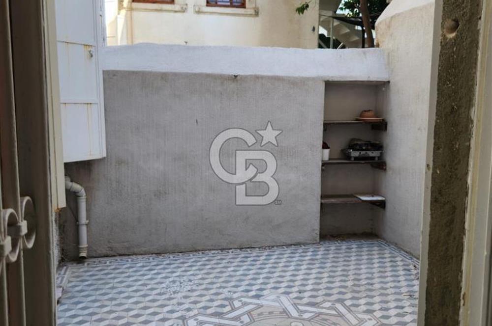 Smyrna dan 7+2 Satılık Tarihi Rum Evi 