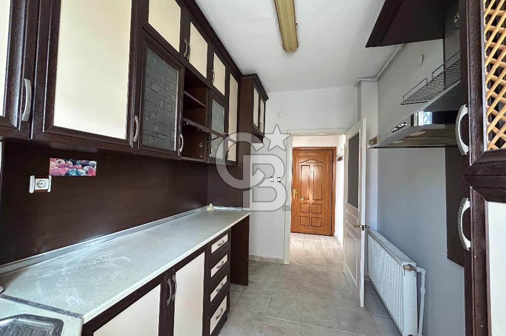 Kozyatağı Sahrayıcedit’te Kiralık Arakat Kombili 3+1 Daire