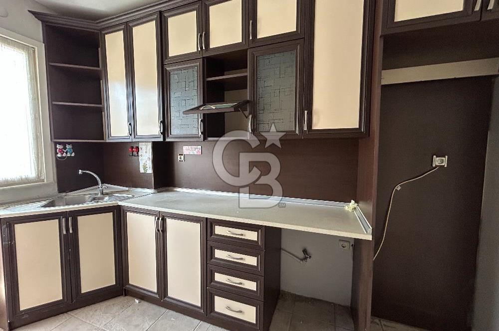 Kozyatağı Sahrayıcedit’te Kiralık Arakat Kombili 3+1 Daire