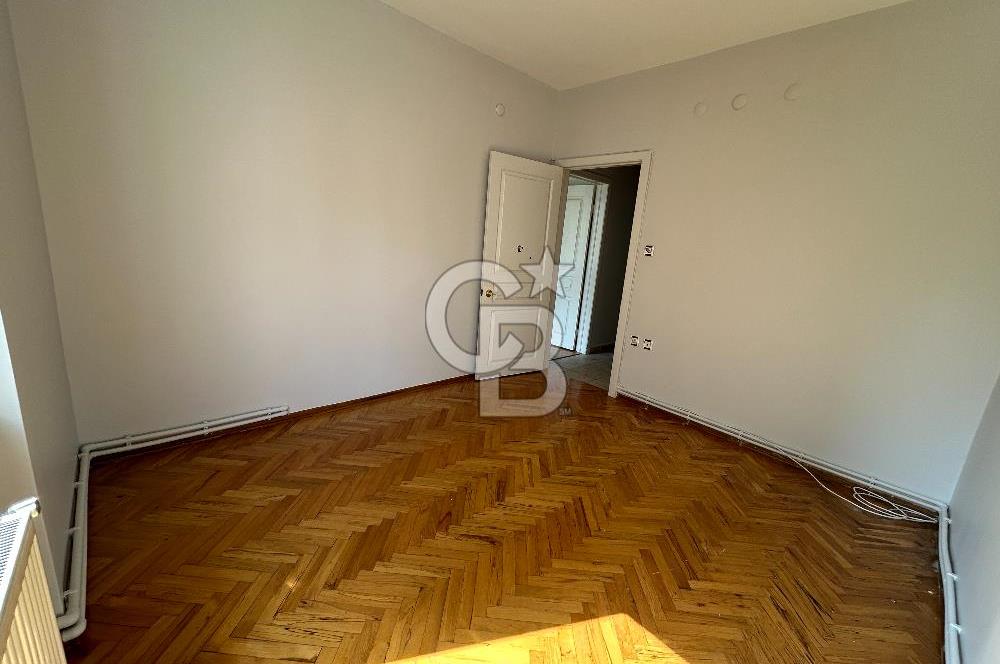 Kozyatağı Sahrayıcedit’te Kiralık Arakat Kombili 3+1 Daire