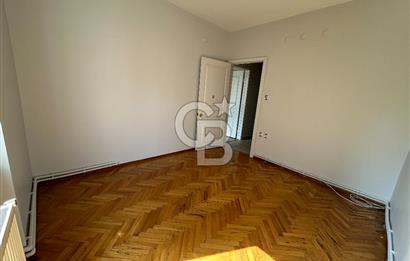 Kozyatağı Sahrayıcedit’te Kiralık Arakat Kombili 3+1 Daire